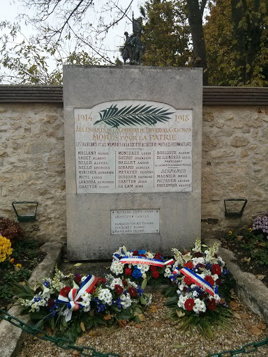 Monument Aux Morts De Thiverval-Grignon