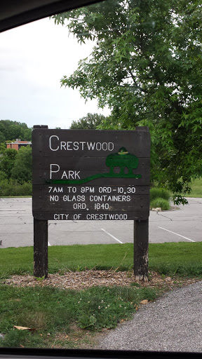 Crestwood Park Main Entrance