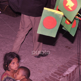road baby my bangladesh... by Shuvo Das - Babies & Children Child Portraits