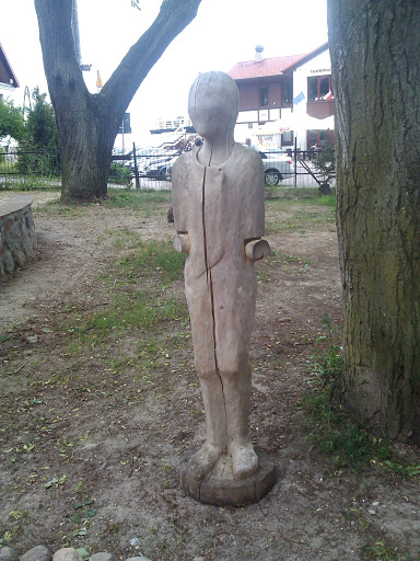 Figurka z drewna 