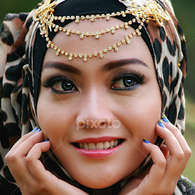 by Iqbal Al-jud - People Portraits of Women