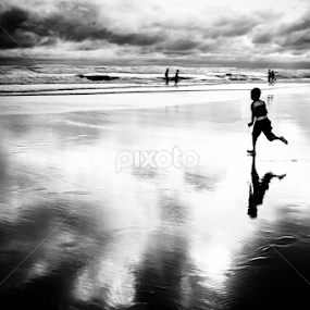 run like there is no boundaries by Belal Hossain Rana - Black & White Portraits & People