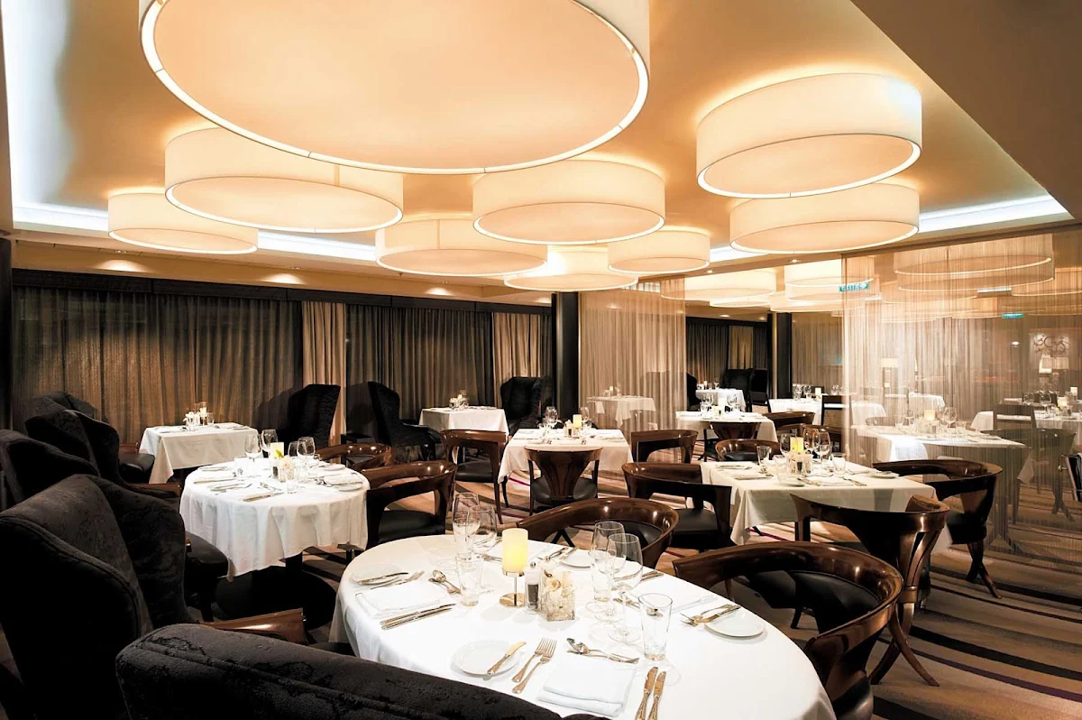 Norwegian-Epic-dining-Haven - Sophisticated interiors and enticing dishes await diners at the Haven restaurant, exclusively for Haven Suites guests. 