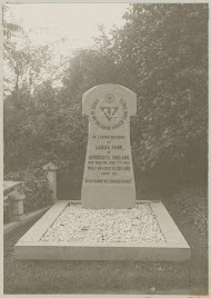 Grafmonument van Louisa Shaw