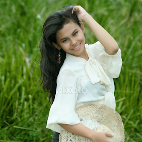 smile in the back garden by Ramy Moeharam - People Portraits of Women