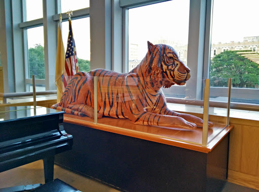 Tiger Statue 