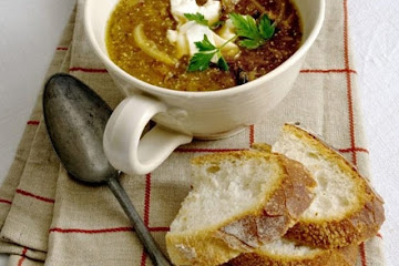 Roasted onion soup with goat's cheese toasts
