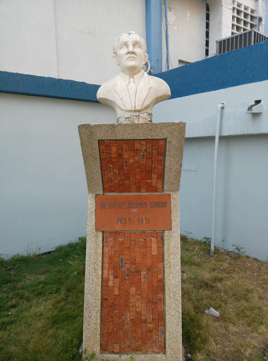 Busto De Rafael Belloso