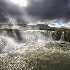 Godafoss falls by Luca Mondini - Landscapes Travel
