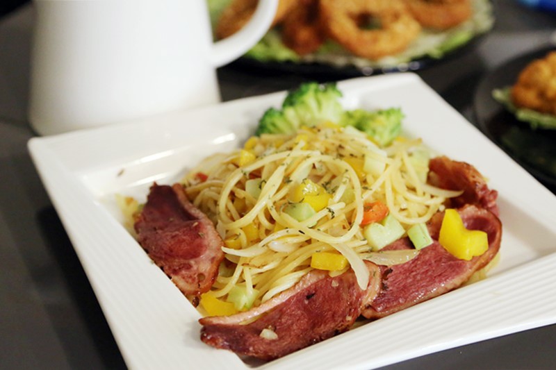 象牙塔咖啡 貓咪坐檯 用餐好療癒