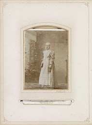 Portret van prinses Wilhelmina in Friese klederdracht