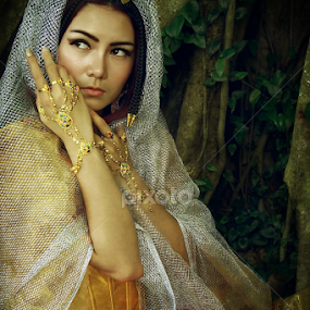 Cleo portrait by Frachmadi Muchtar Prabu - People Portraits of Women