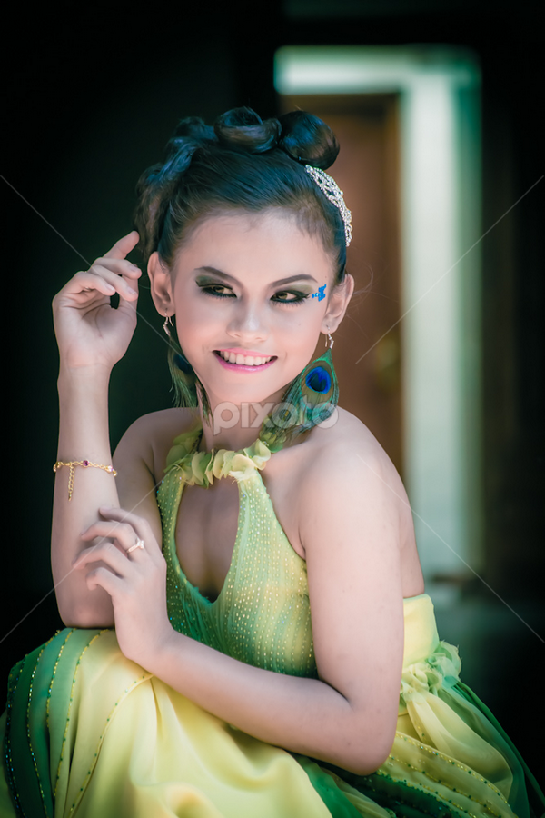 Smile naturaly by Christian Lukman - People Portraits of Women