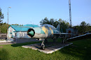 Памятник самолет МИГ-21у