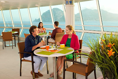 The complimentary Park Cafe aboard Grandeur of the Seas is a cozy deli-style restaurant with views of the passing landscape.