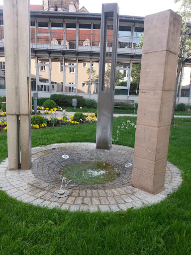 Brunnen im Rathausgarten 