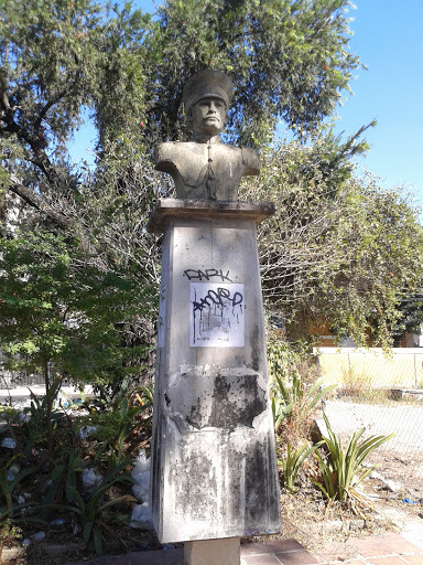 Busto General Celestino Hernandez