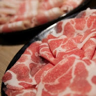 圍爐酸菜白肉火鍋