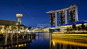 Marina Bay Sands by William Cho -  