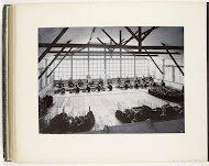 Interieur van de fermenteerschuur Aneta Mineh, ontvangstruimte Helvetia, Sumatra (Fermentierscheune Interieur Empfangsraum Helvetia)