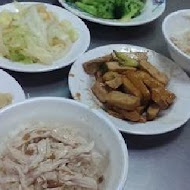 梁記嘉義雞肉飯