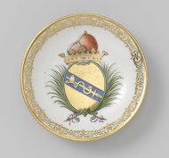 Schotel, veelkleurig beschilderd met chinoiserieën en het wapen van de Venetiaanse familie Morosini