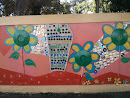 Mural Flores Materiales Reciclados Escuela Albergue Infantil