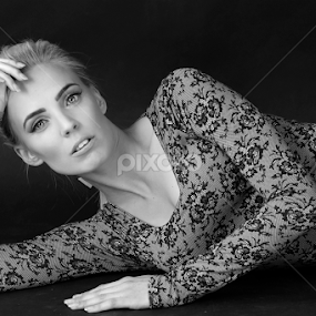 Sarah by Alistair Cowin - Black & White Portraits & People