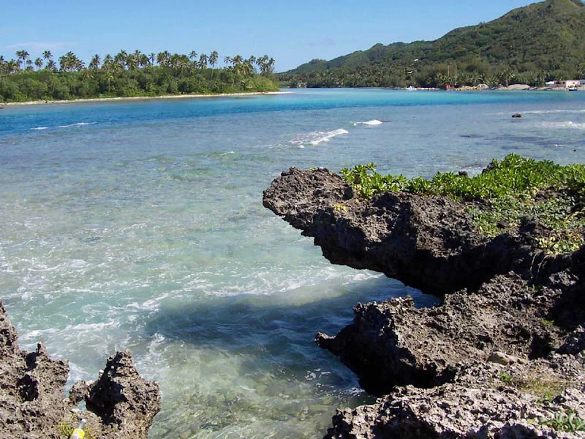 rocks-rarotonga-island-cook-islands - Rarotonga Island, Cook Islands.