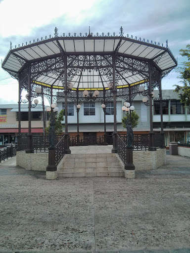 La Tarima De La Plaza