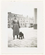 Wehrmacht militair met hond