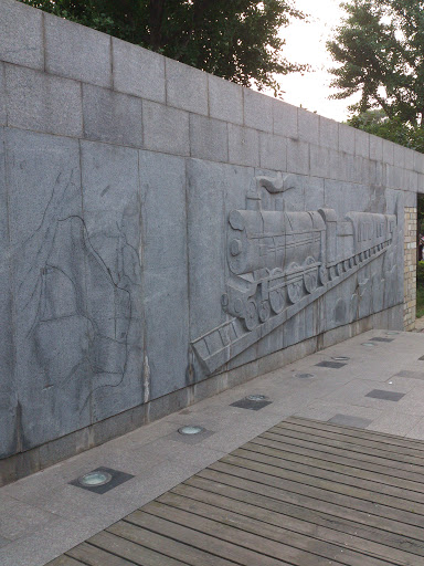铁路北街壁雕