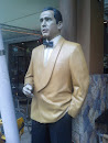 Humphrey Bogart Tribute Statue