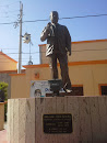 Arq. Saul Vara Rivera Estatua