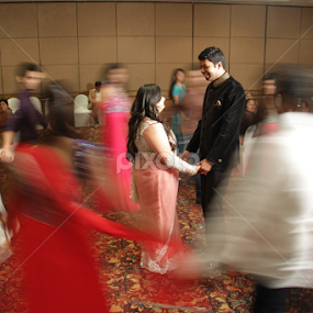 couple shoot with group of friends by Tarun Jha - Wedding Groups
