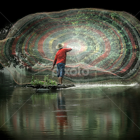 Net Fishing by Pimpin Nagawan - People Portraits of Men