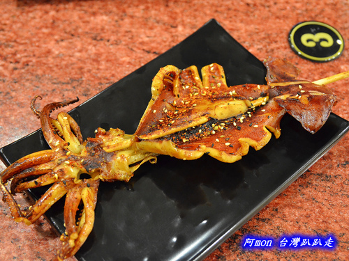 塔克烤bar~創意海盜飯糰佐阿根廷Q彈大魷魚