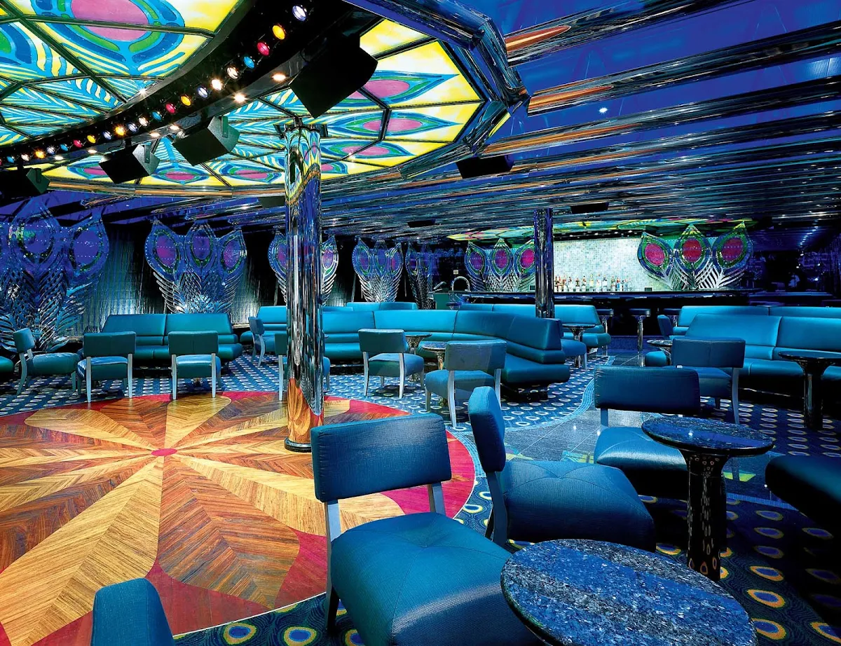 Carnival-Glory-Bar-Blue-jazz-club - Look for live music and the cocktails of your choice at Bar Blue, Carnival Glory's jazz club.