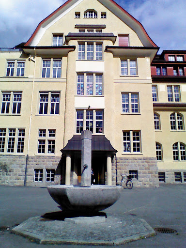 Schulhaus 1