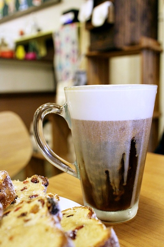 Cafe CoroCoro 愛上台灣的日本帥哥和一隻貓的故事