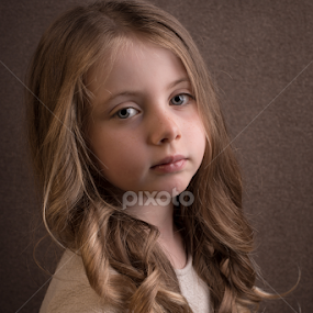 by Milou Krietemeijer-Dirks - Babies & Children Child Portraits