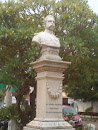 DMC Dias Statue