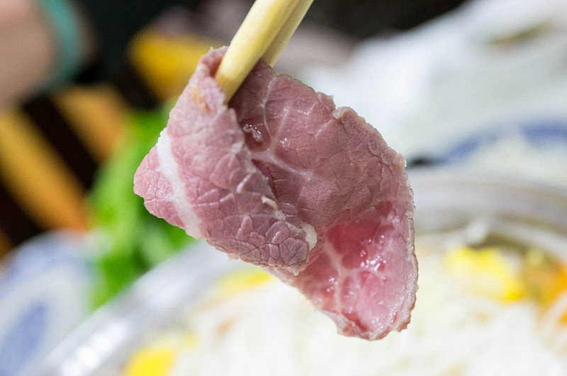 松大沙茶爐 慶平店 現切溫體牛肉、自製沙茶醬，賴市長也愛吃!