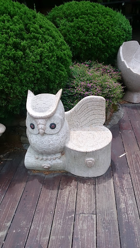 貓頭鷹石凳