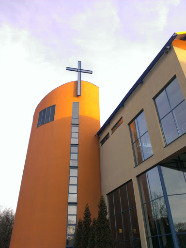 kościółek z krzyżem