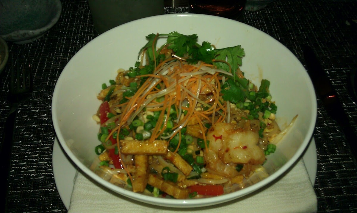 Pad Thai w/tofu & shrimp. Spicy!!