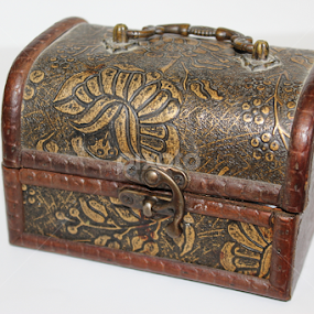 Jewelry box by Alin Dorobantu - Artistic Objects Antiques