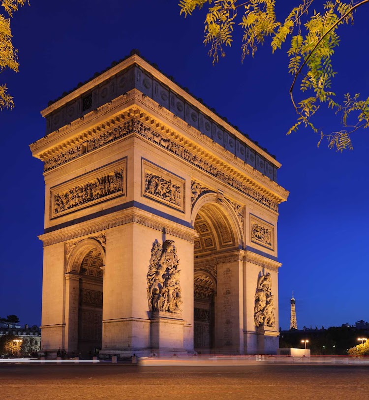 A nice capture of the Arc de Triomphe (Arch of Triumph), at the center of the Place Charles de Gaulle, Paris.