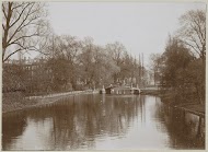 Gezicht op de vijver van het Hortusplantsoen te Amsterdam