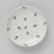 Schotel, beschilderd met korenbloemen